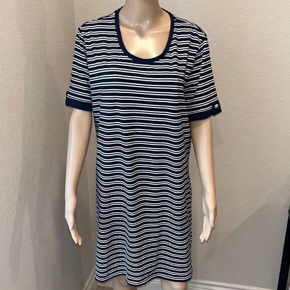 Tommy Hilfiger dress   - Picture 1 of 7